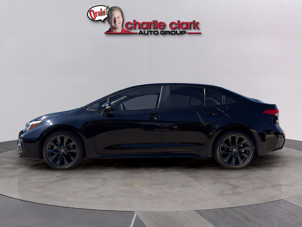 Used 2025 Toyota Corolla SE FWD image 2