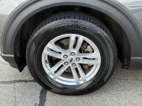 Used 2020 Ford Explorer XLT w/ Equipment Group 202A AWD/4WD image 10
