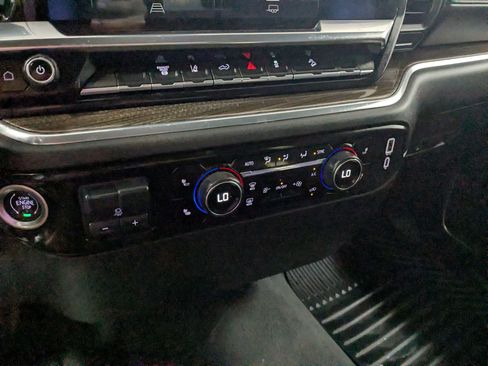 Used 2024 Chevrolet Silverado 2500 LT w/ Convenience Package AWD/4WD image 17