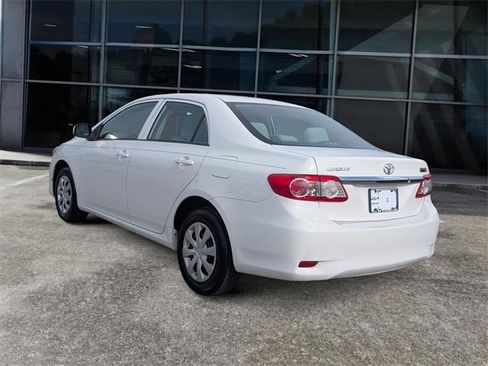 Used 2013 Toyota Corolla L image 3