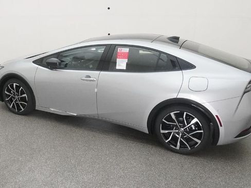 New 2026 Toyota Prius Plug-In Hybrid FWD image 28