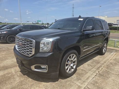 Used 2019 GMC Yukon Denali w/ Open Road Package AWD/4WD image 3