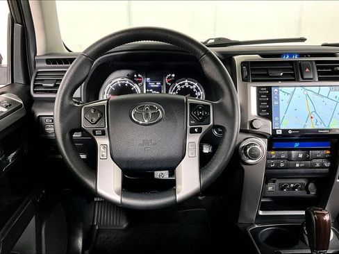 Used 2020 Toyota 4Runner Limited image 5