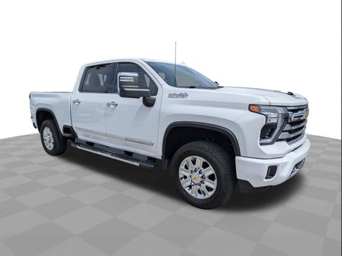 Certified 2024 Chevrolet Silverado 2500 High Country AWD/4WD image 2