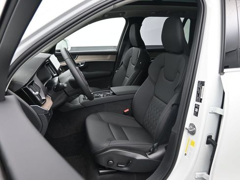 New 2026 Volvo XC90 B6 Plus w/ Protection Package AWD/4WD image 17