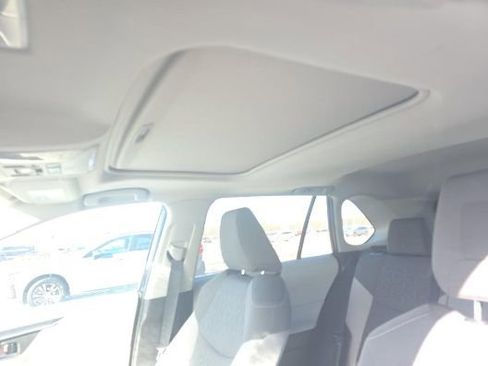 Used 2020 Toyota RAV4 XLE w/ Convenience Package image 9