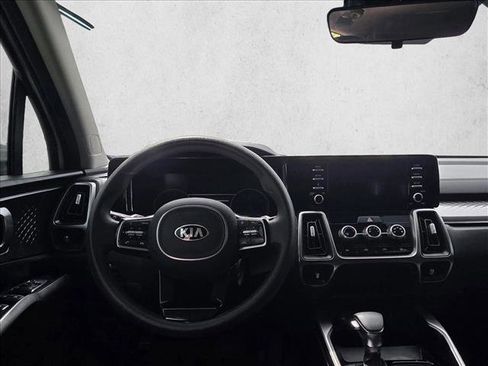 Used 2021 Kia Sorento LX FWD image 14