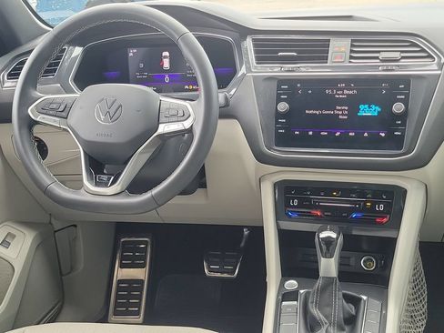 Used 2023 Volkswagen Tiguan SE R-Line FWD image 21
