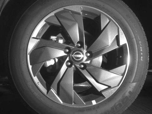 Used 2025 Nissan Rogue SV FWD image 15