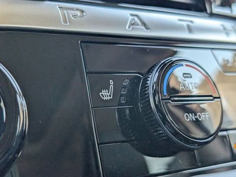 New 2026 Nissan Pathfinder SL w/ SL Premium Package image 11