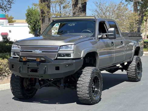 Used 2006 Chevrolet Silverado 3500 LT w/ Heavy-Duty Power Package AWD/4WD image 15