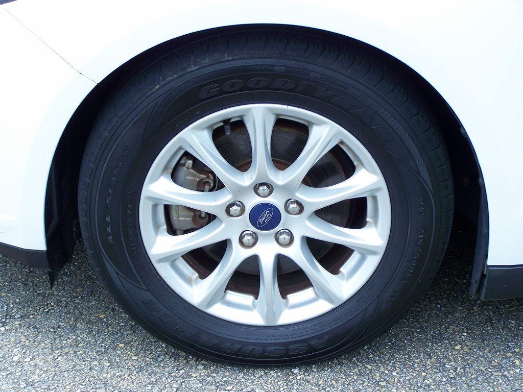Used 2015 Ford Fusion S FWD image 10