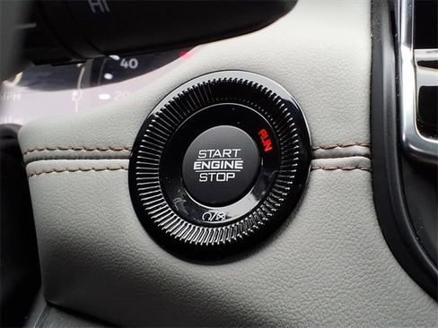 Used 2023 Jeep Compass Limited image 23