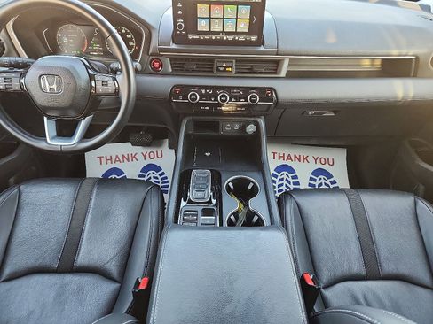 Used 2023 Honda Pilot Touring image 9