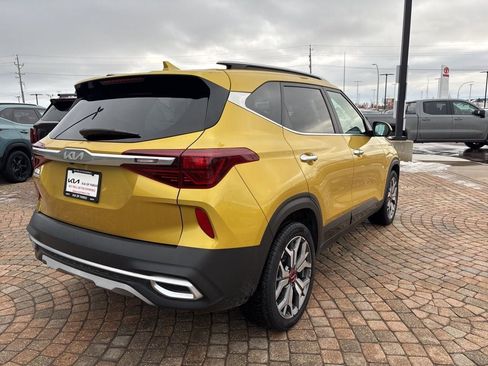 Used 2023 Kia Seltos SX w/ SX Sunroof Package image 5