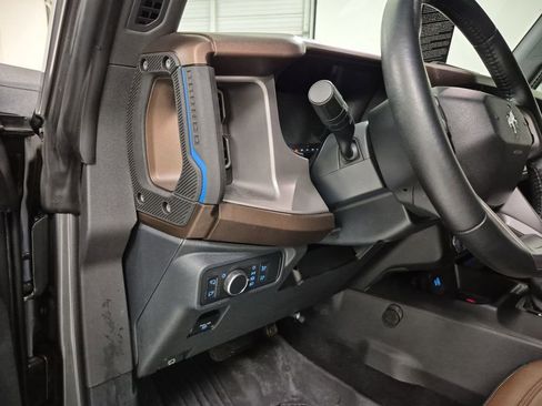 Used 2022 Ford Bronco Outer Banks image 18