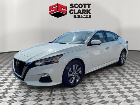 Used 2022 Nissan Altima 2.5 S FWD image 3