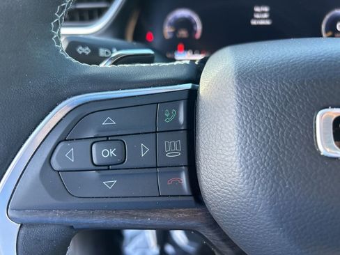 Used 2024 Jeep Grand Cherokee Limited image 47