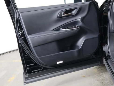 Used 2024 Toyota Crown AWD/4WD image 18