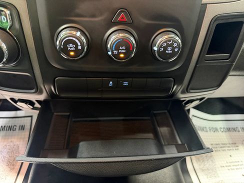 Used 2018 RAM 1500 Express RWD image 42