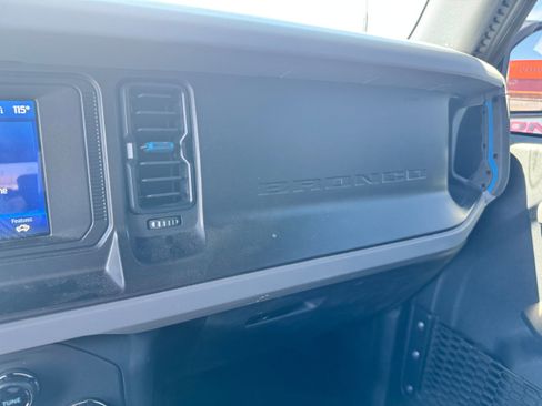 Used 2023 Ford Bronco Black Diamond image 18