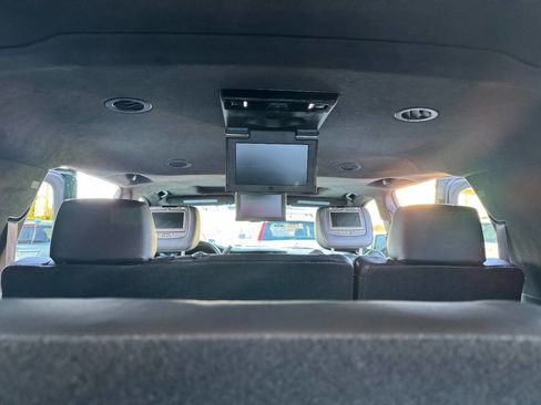 Used 2016 Cadillac Escalade ESV Platinum image 16