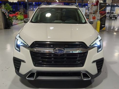 Used 2023 Subaru Ascent Touring AWD/4WD image 3