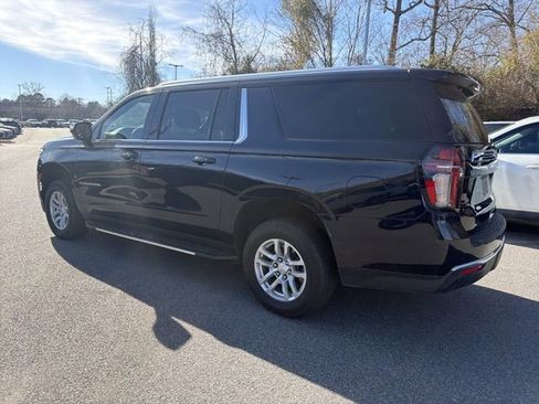 Used 2024 Chevrolet Suburban LT image 5