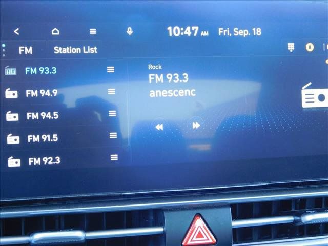 Used 2024 Hyundai Elantra SEL FWD image 19