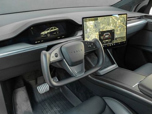 Used 2023 Tesla Model X Plaid image 20