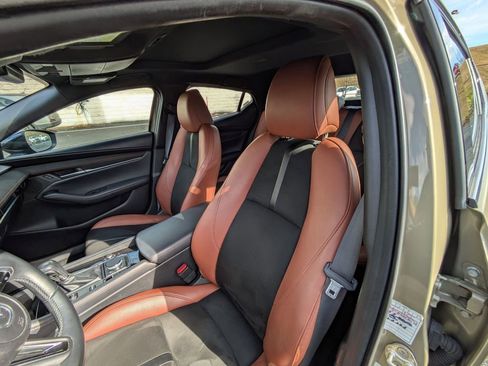 Used 2024 MAZDA MAZDA3 s image 23