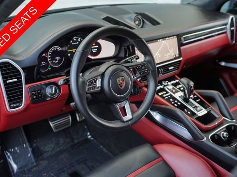 Used 2021 Porsche Cayenne Turbo S AWD/4WD image 19