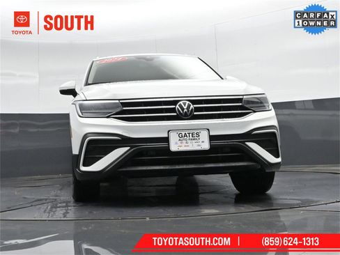 Used 2024 Volkswagen Tiguan SE image 43