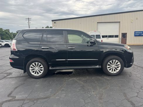 Used 2015 Lexus GX 460 w/ Premium Package AWD/4WD image 6