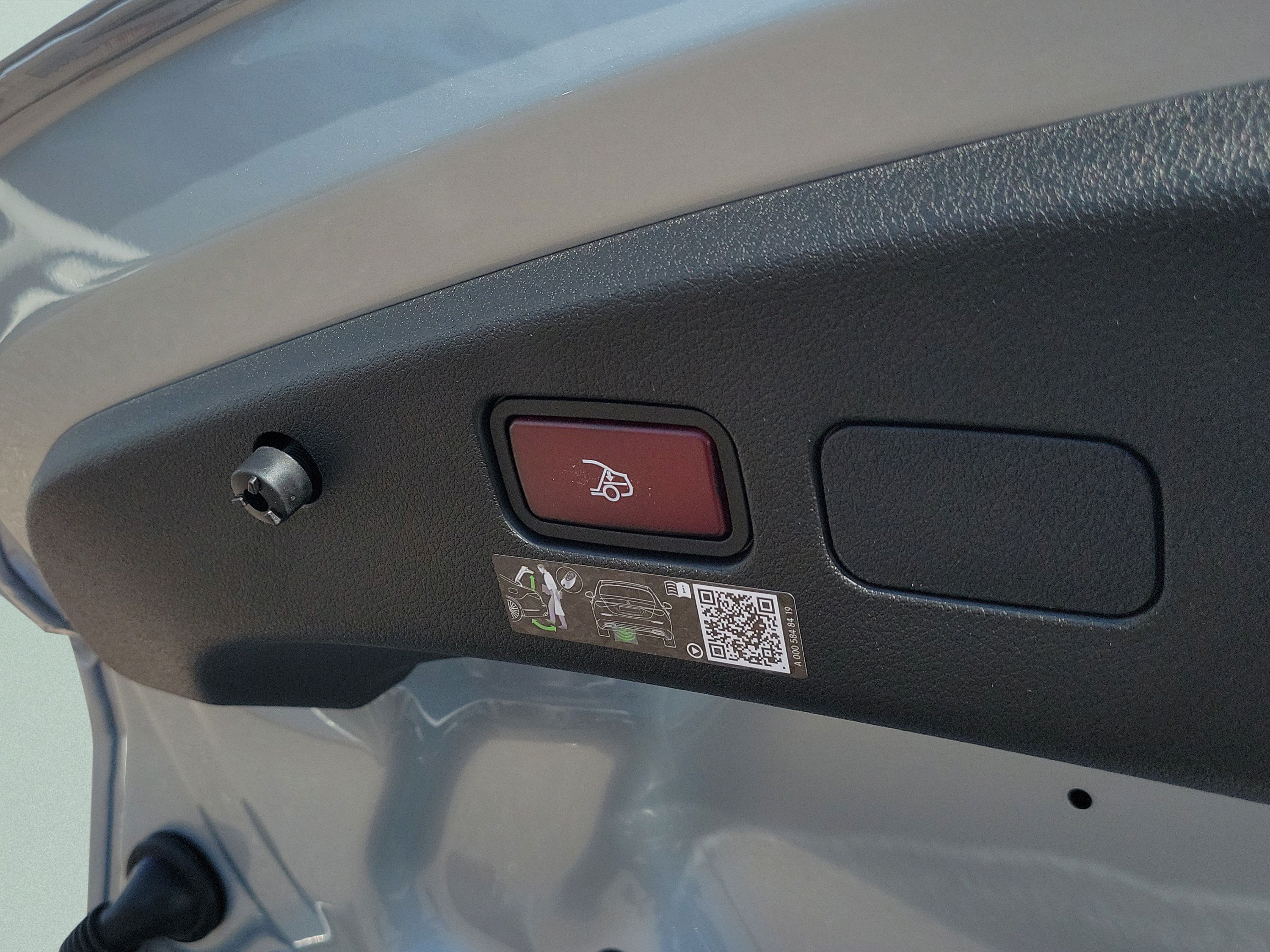 New 2027 Mercedes-Benz CLE 450 4MATIC Cabriolet image 7