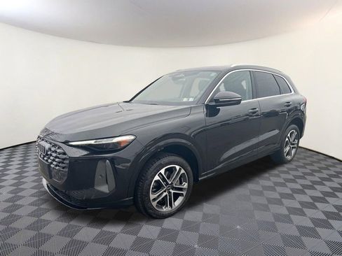 Used 2025 Audi Q5 Premium Plus w/ Premium Plus image 1