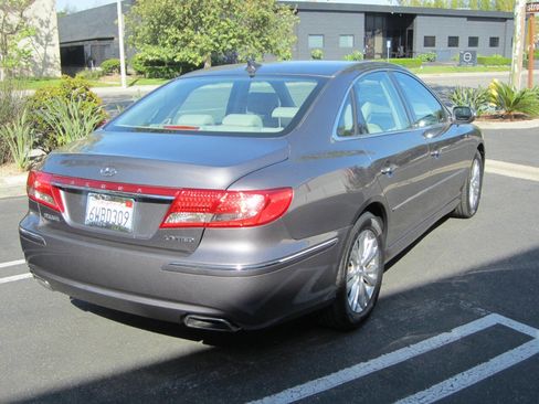 Used 2011 Hyundai Azera Limited FWD image 4