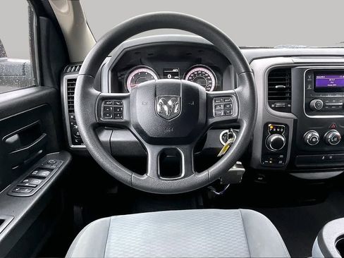 Used 2019 RAM 1500 Express AWD/4WD image 6