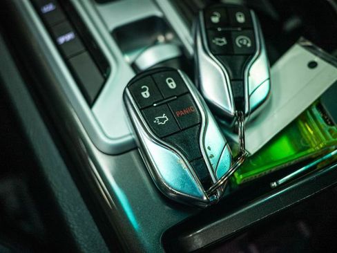 Used 2015 Maserati Ghibli RWD image 19