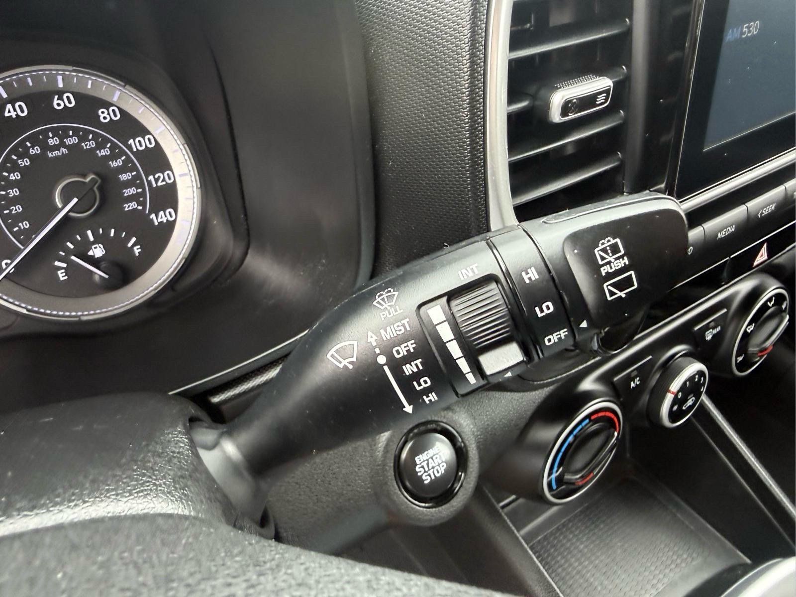 Used 2021 Hyundai Venue FWD image 25