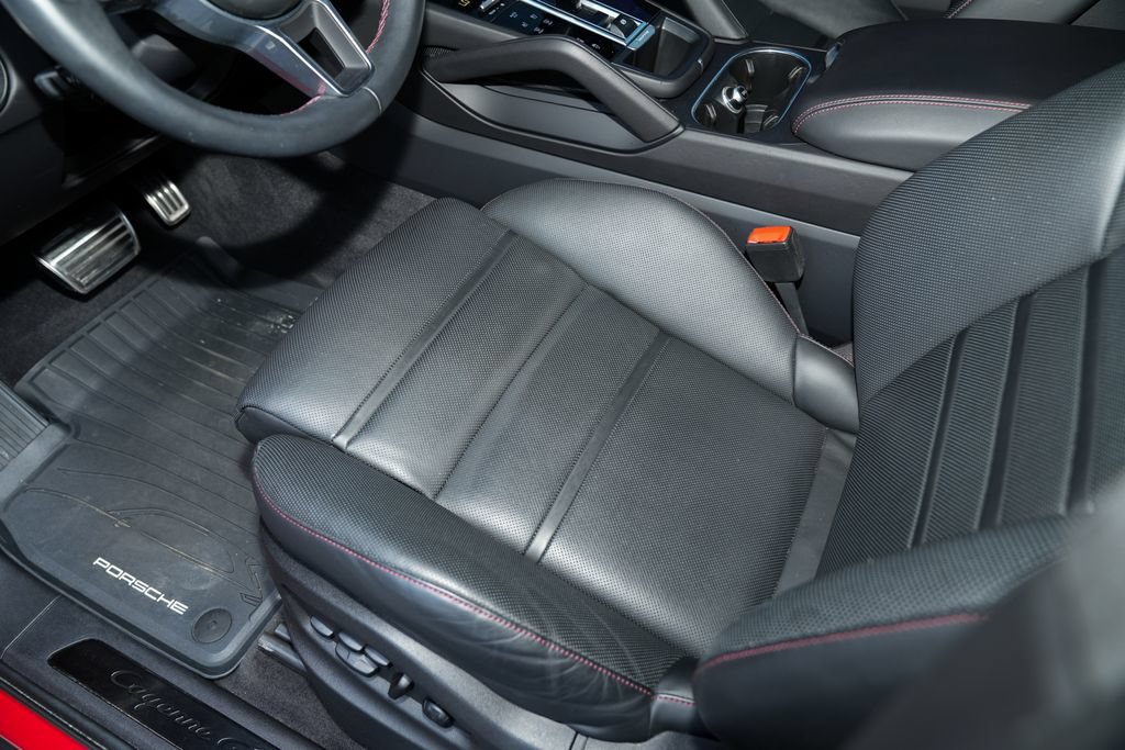 Certified 2023 Porsche Cayenne GTS AWD/4WD image 23