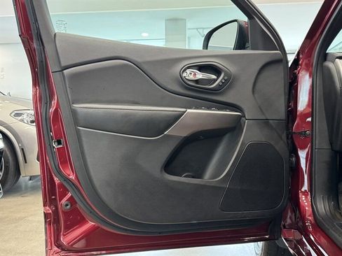 Used 2019 Jeep Cherokee High Altitude image 13