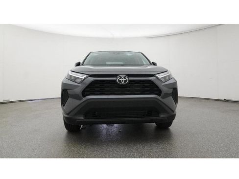 Used 2025 Toyota RAV4 LE FWD image 31