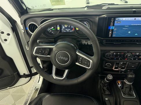 Used 2024 Jeep Wrangler High Altitude AWD/4WD image 16