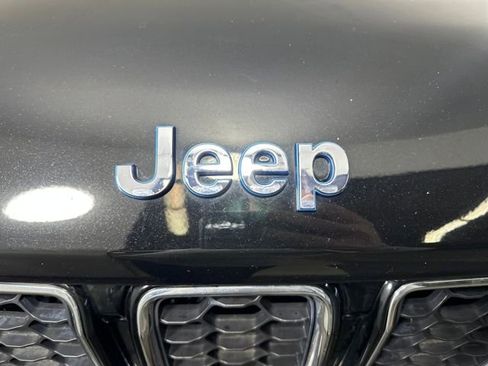 Used 2023 Jeep Grand Cherokee Overland image 9