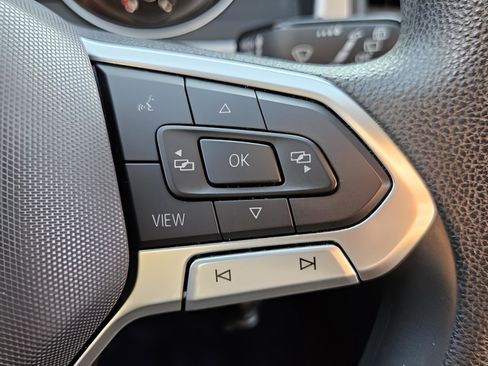 Used 2021 Volkswagen Atlas Cross Sport S image 17