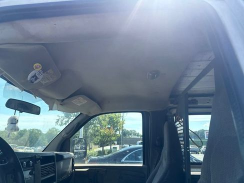 Used 2008 Chevrolet Express 2500 RWD image 9
