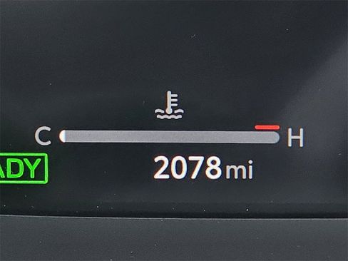 Used 2025 Toyota Crown Signia Limited w/ Advanced Technology Package image 27