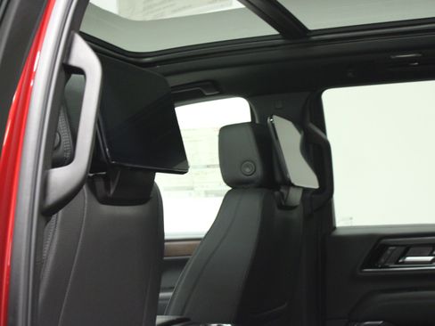 New 2026 GMC Yukon Denali AWD/4WD image 13