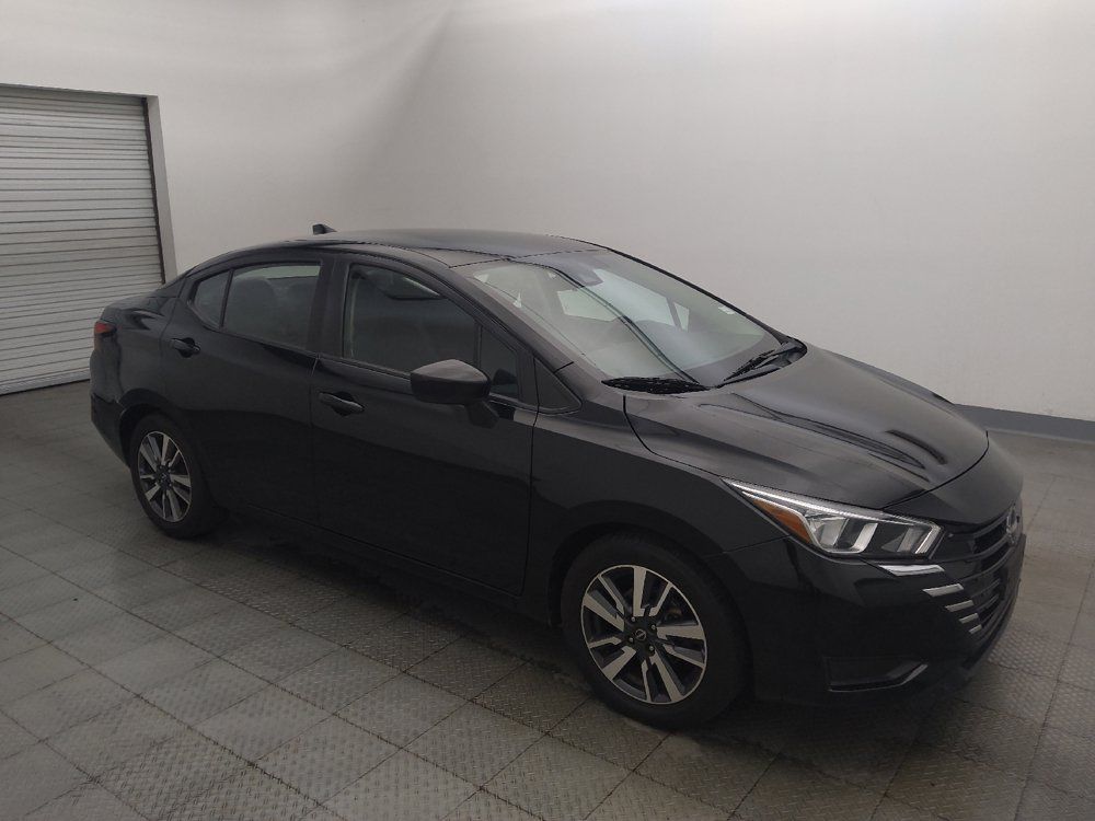 Used 2023 Nissan Versa SV FWD image 11
